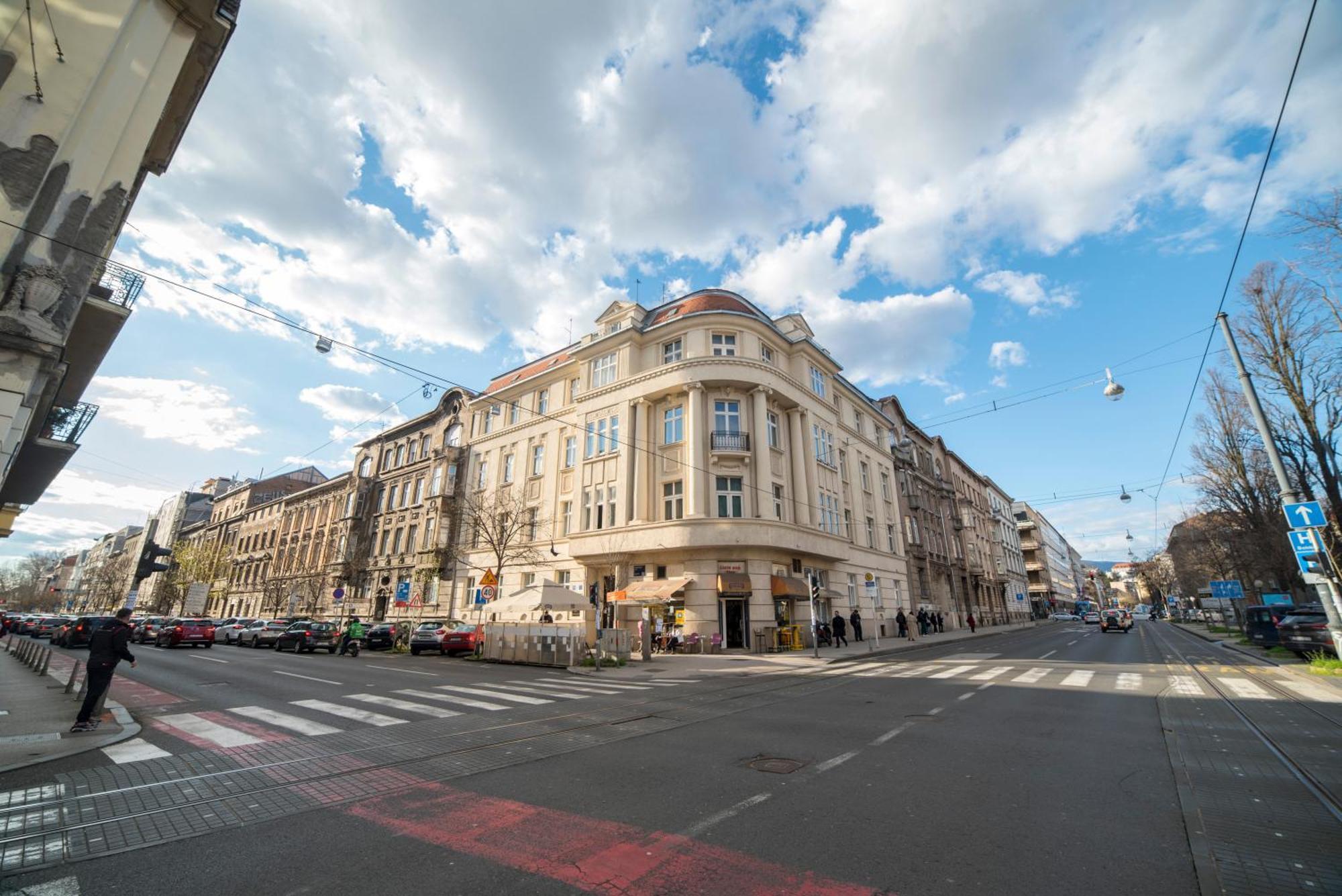 Imperial Apartment B Загреб Экстерьер фото